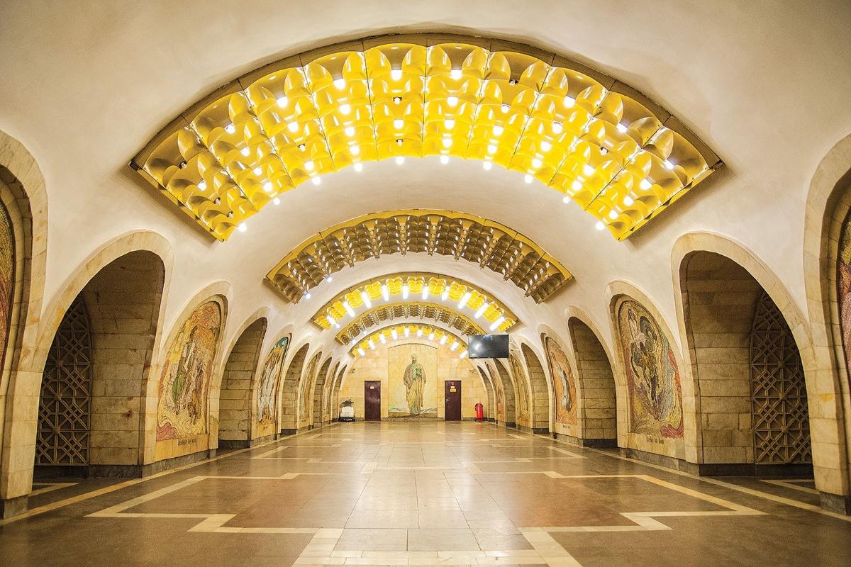 Metrobahnhof Nizami Gəncəvi 
