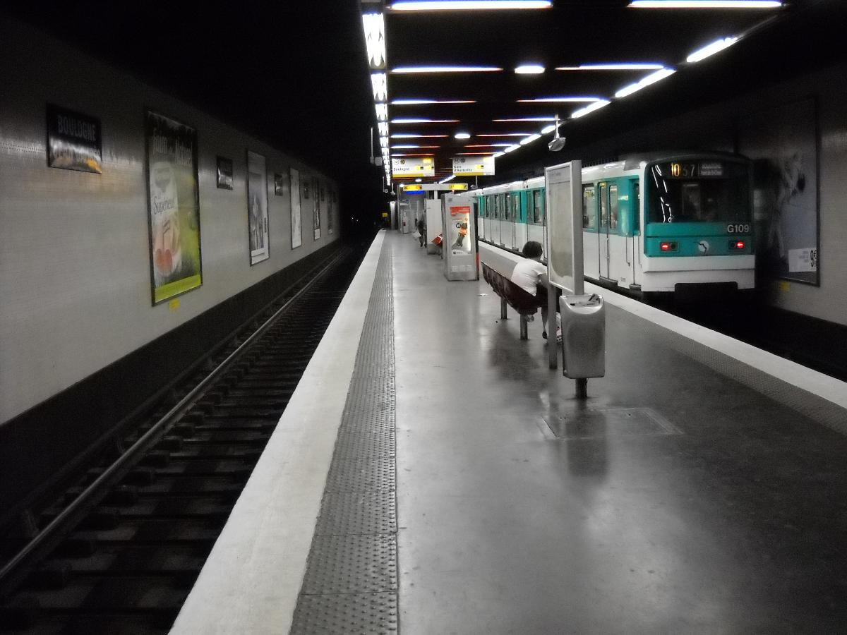 Boulogne-Jean Jaurès station, on Paris metro line 10 