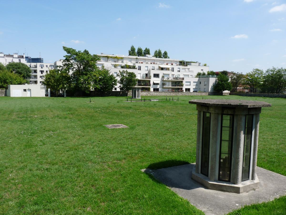 Le réservoir de Charonne à Paris, vue depuis la rue Stendhal 