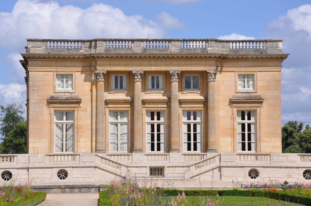 Le Petit Trianon, à Versailles - façade ouest (côté jardins) 