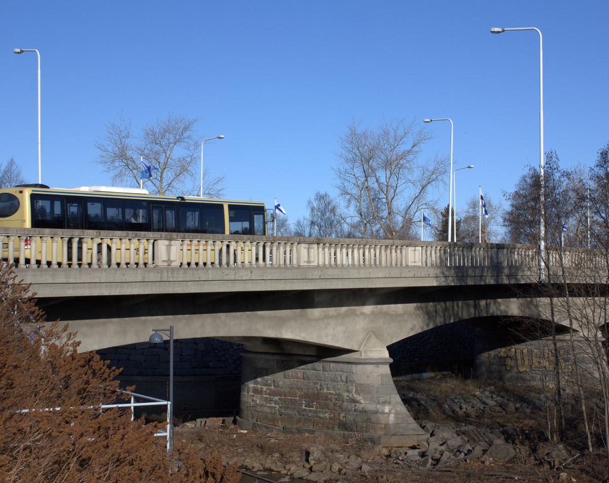 Pokkinen Bridge is a concrete slab beam bridge in Oulu It was completed in 1924. It can nowadays only be used by public transport vehicles