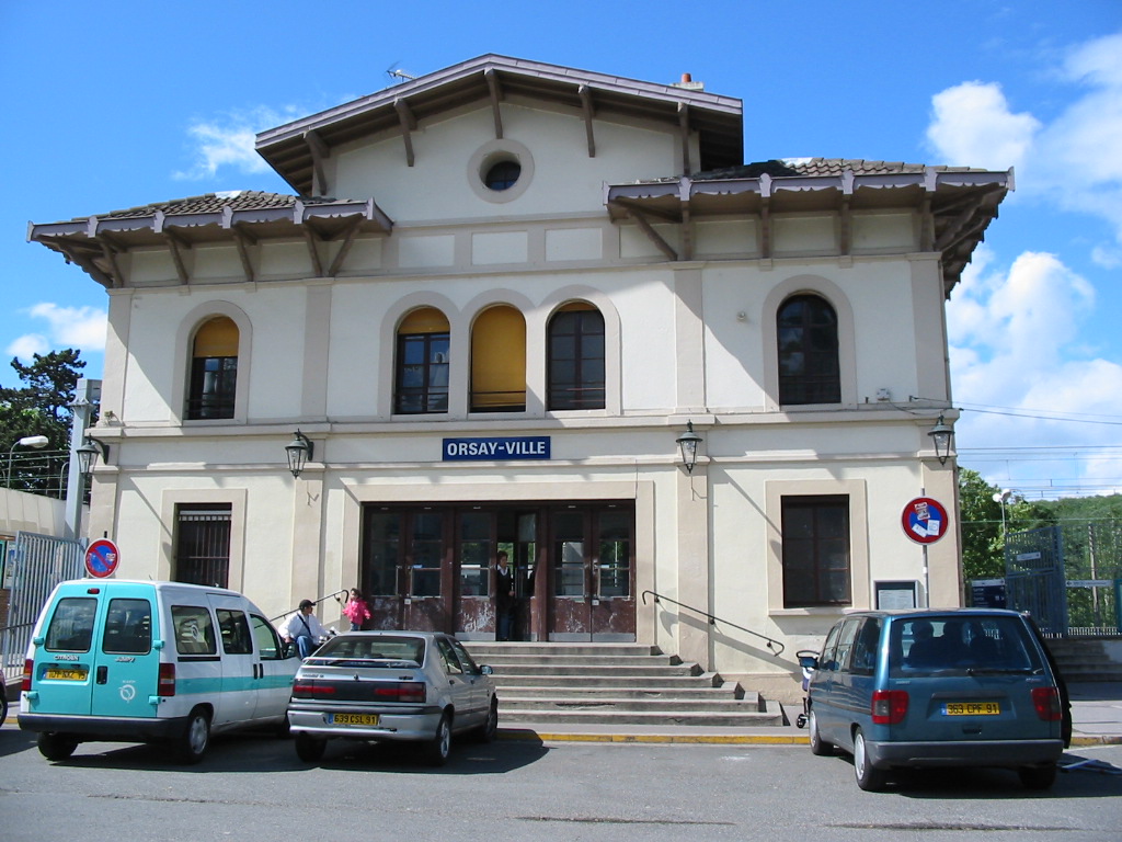 Orsay-Ville Station 