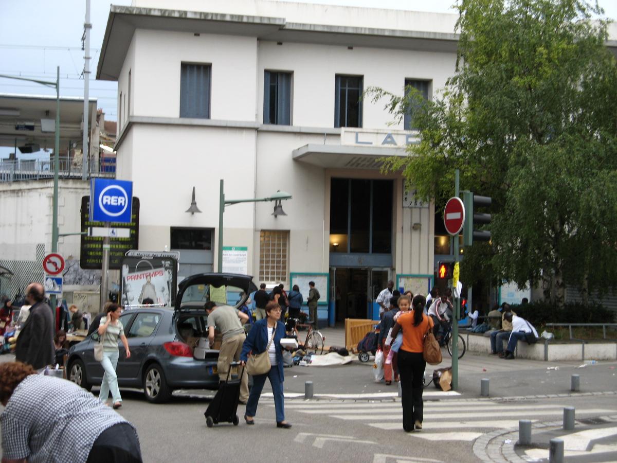Gare de Laplace(photographe: ArséniureDeGallium) 