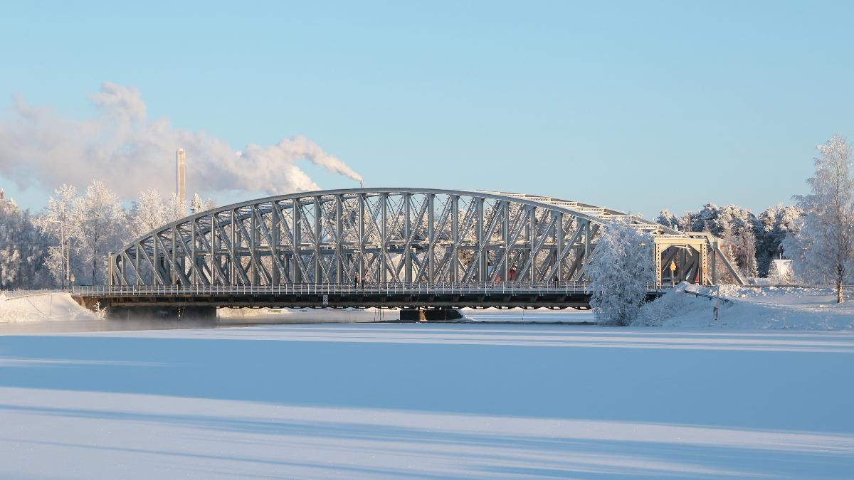 Rautasilta bridge in Oulu 