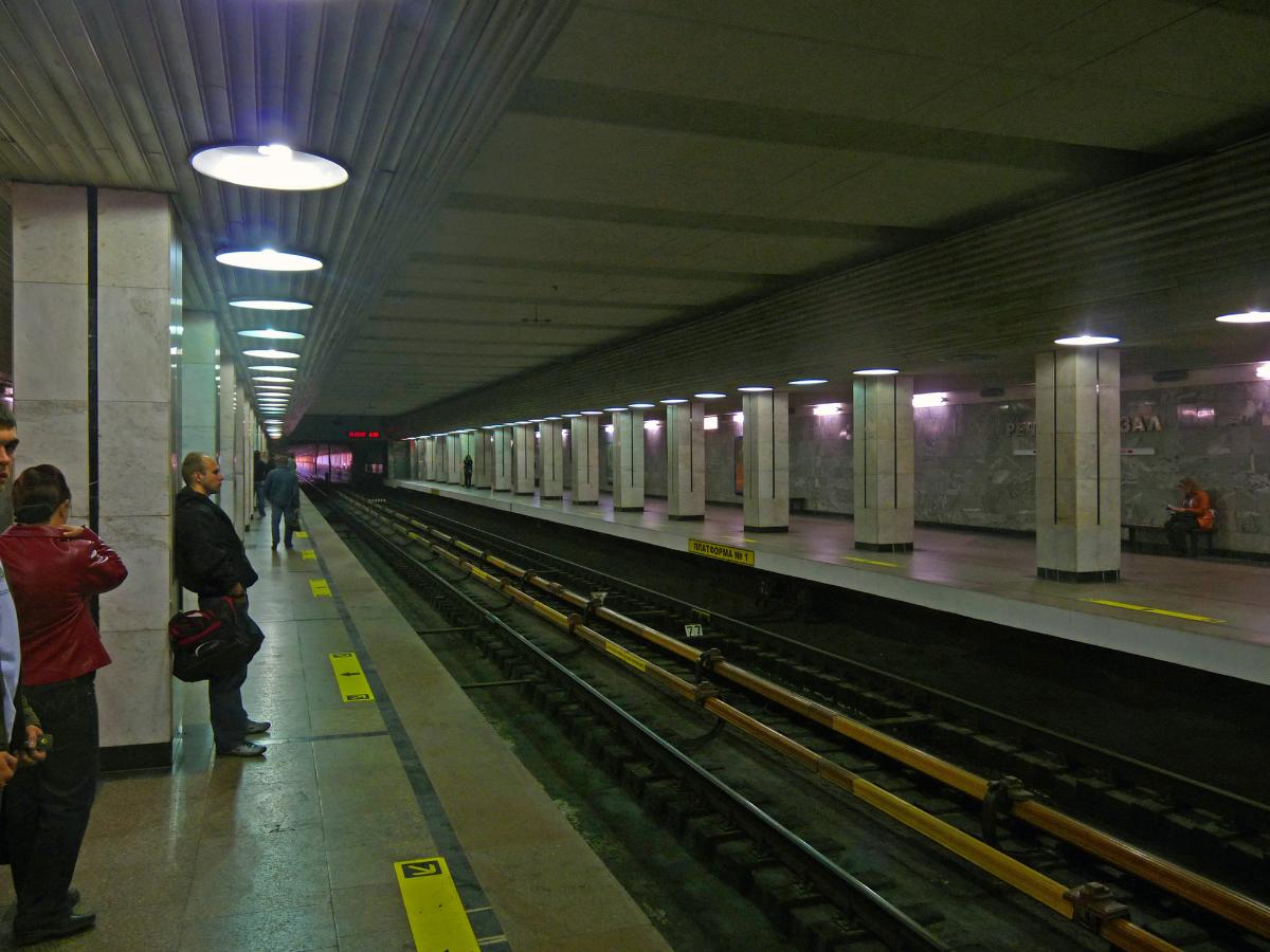 Metrobahnhof Retschnoy Woksal 