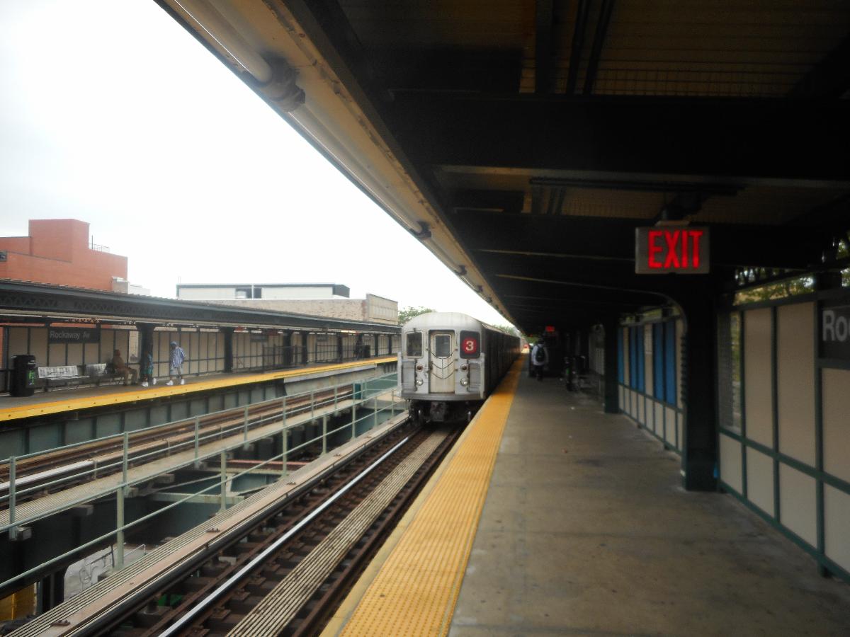 A Lenox Terminal-bound R62 train leaves the Rockaway Avenue Elevated Station on the IRT New Lots Line in the Brownsville section of Brooklyn 