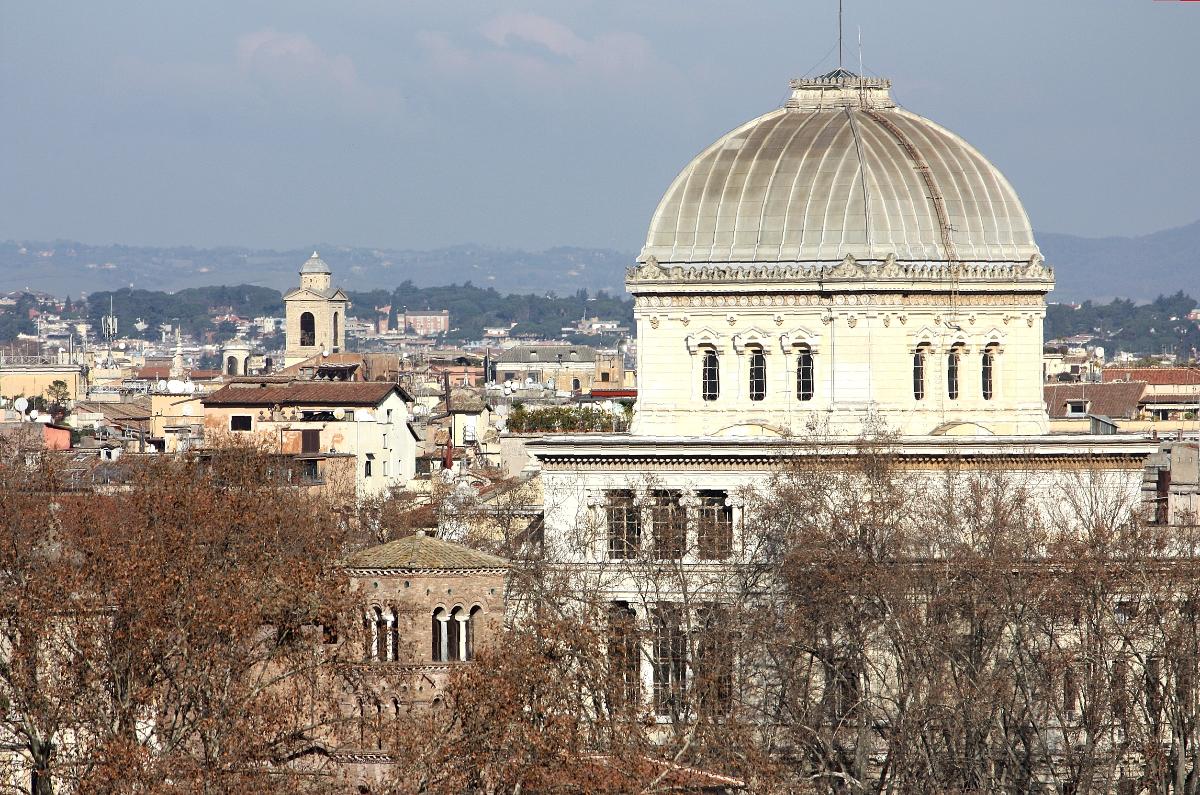 Rome, view from the Giardino degli Aranci to the Great Synagogue 