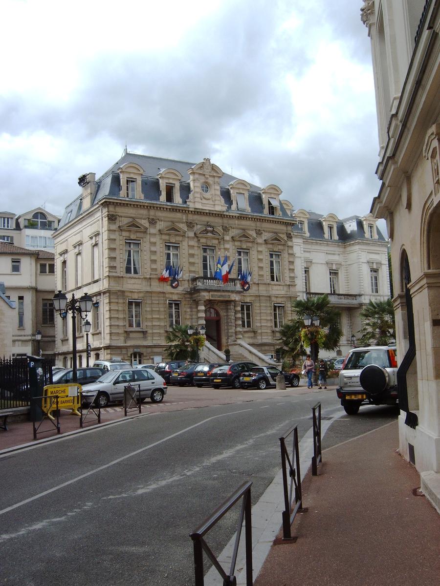 Saint-Cloud Town Hall 