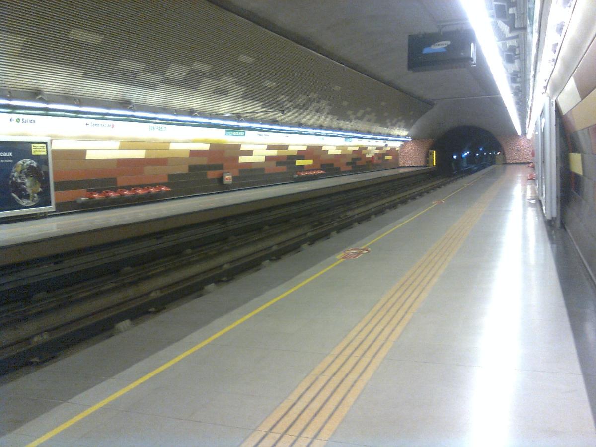 Metrobahnhof San Pablo 