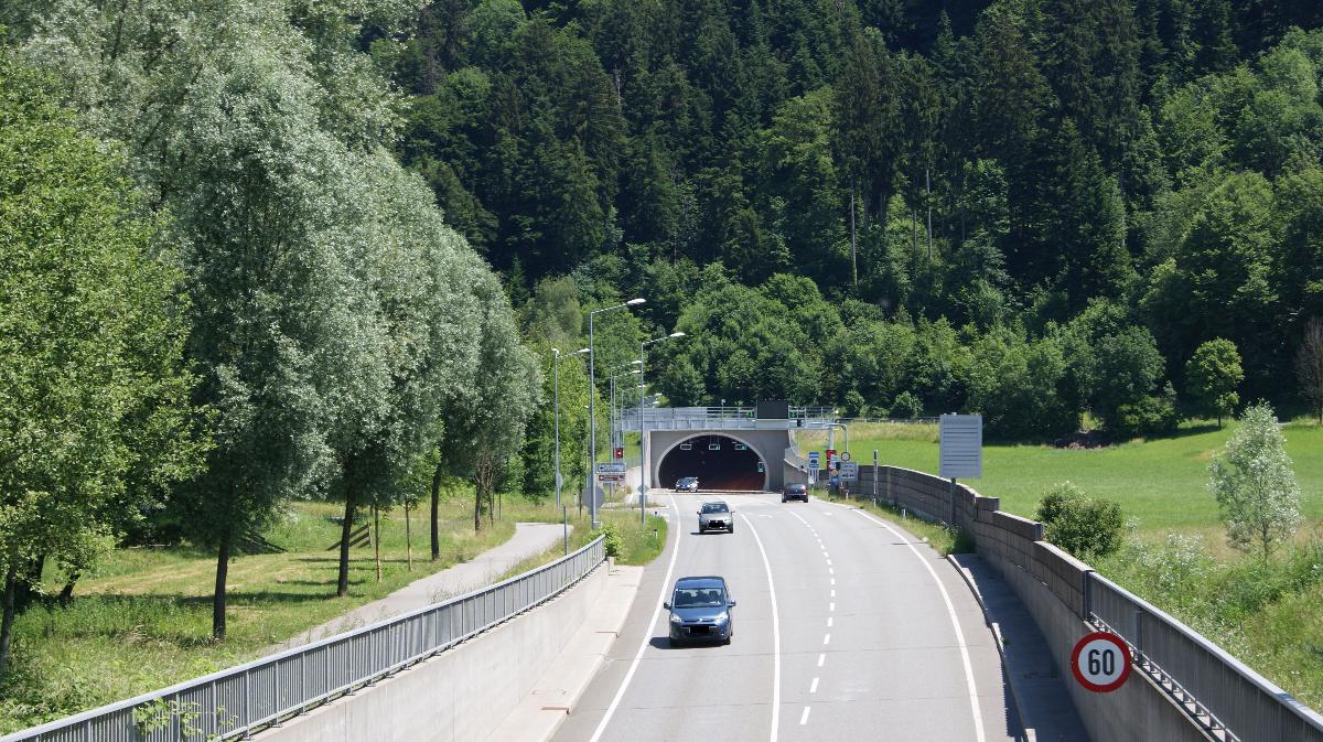 Tunnelportal West des Achraintunnels in der Gemeinde Dornbirn, Vorarlberg 