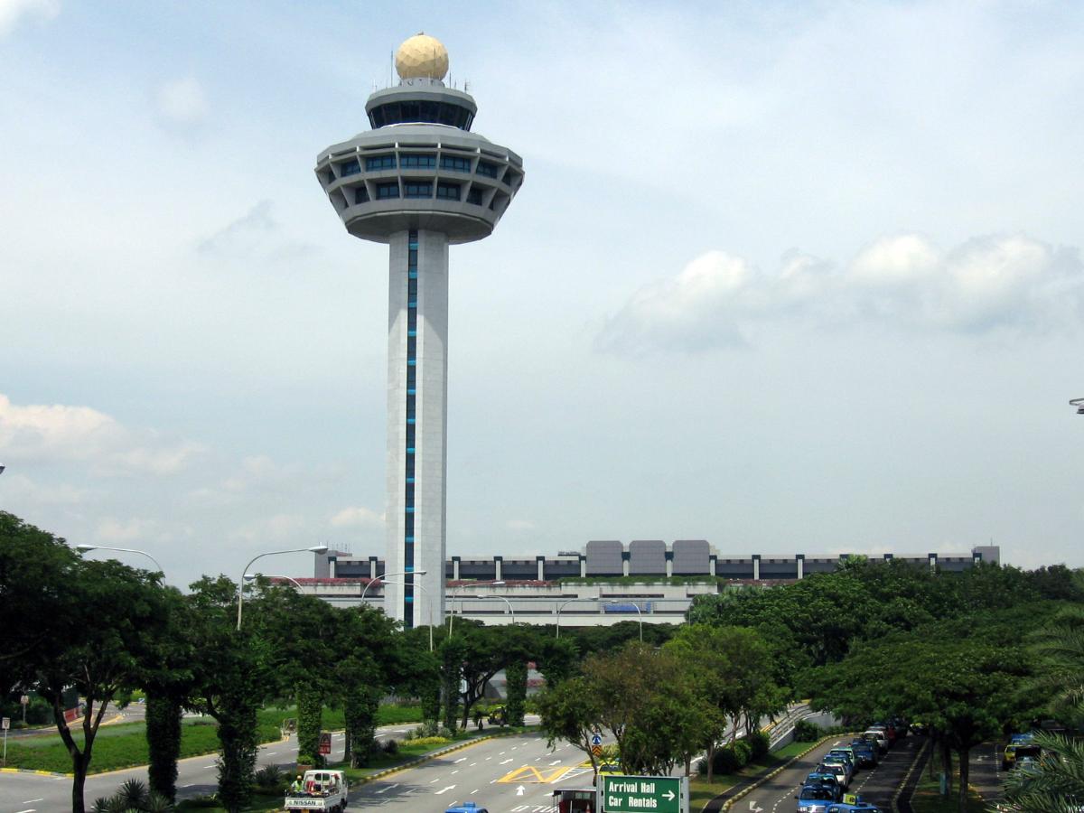 Changi Airport – Kontrollturm am Flughafen Changi 