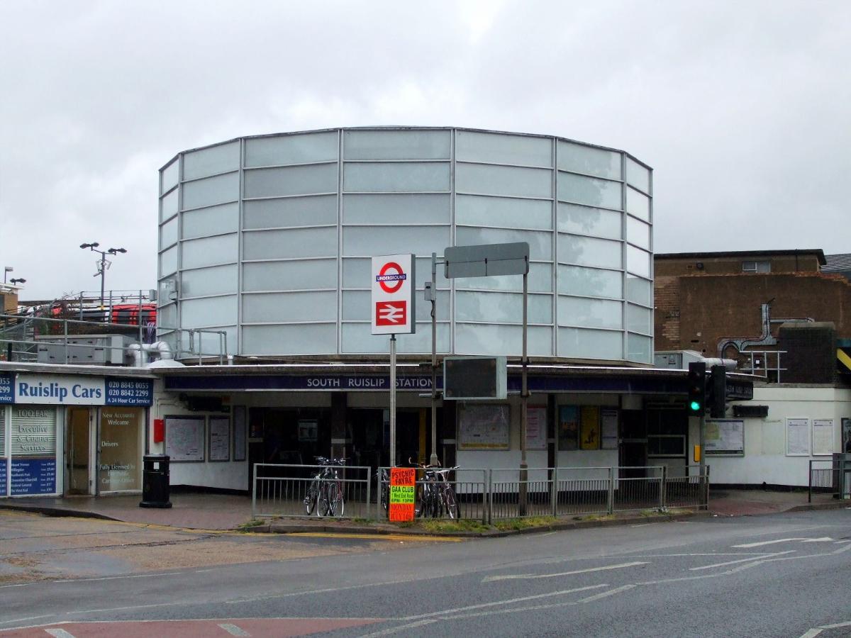 South Ruislip station, served by both London Underground and Chiltern Railways 