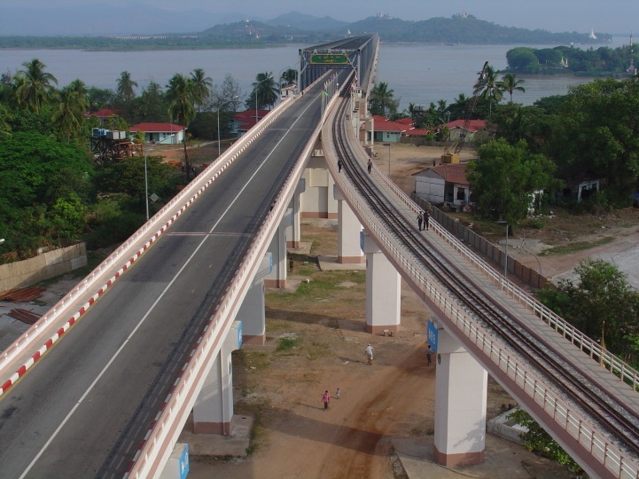 Thanlwin Bridge in Mawlamyine, Burma 