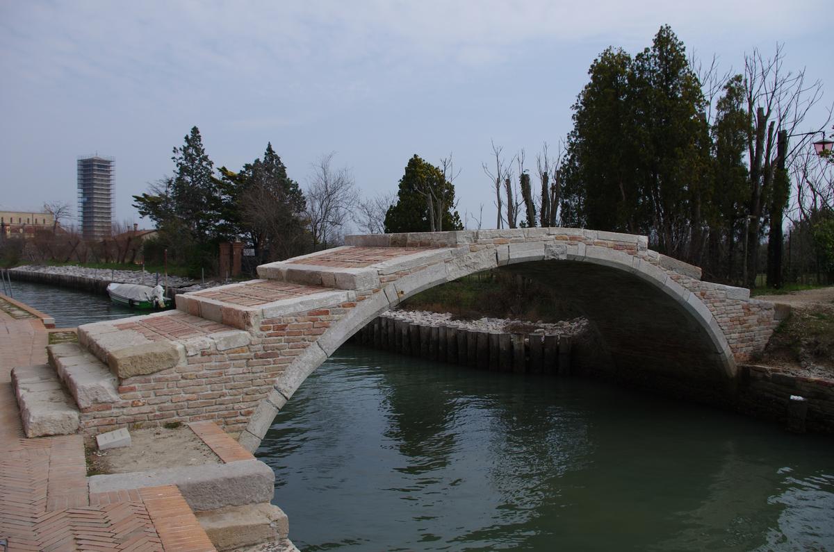 Devil's Bridge (Torcello) | Structurae