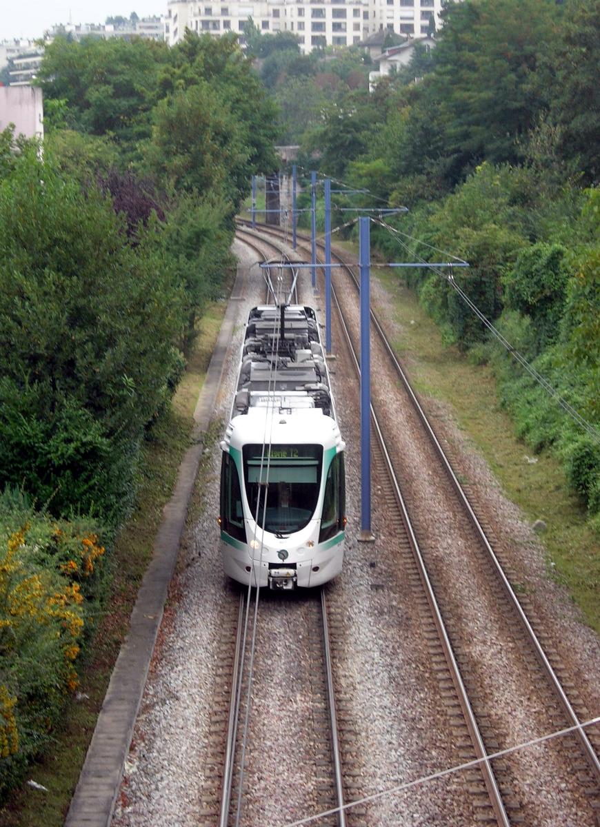 Paris - T2 Tramway Line(photographer: Remi Jouan) 