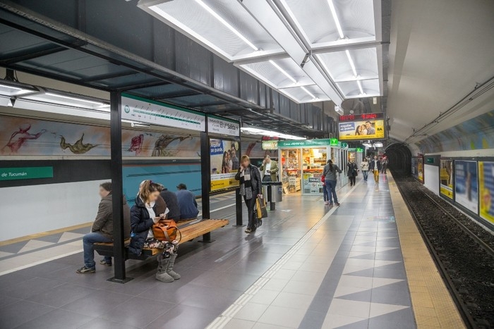 Metrobahnhof Tribunales 