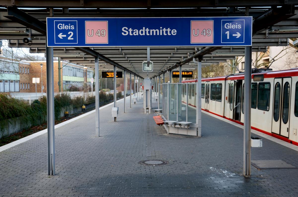 U-Bahn Station Hacheney, Dortmund - Deutschland (Estação de Trem Hacheney, Dortmund - Alemanha) 