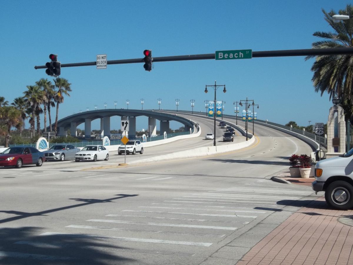 Daytona Beach, Florida : Broadway Bridge 