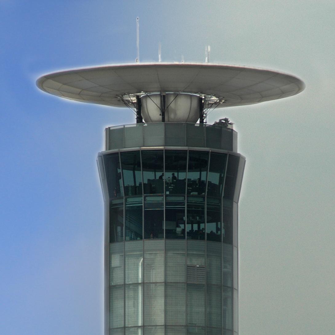 Aéroport Charles de Gaulle - Tour de contrôle à l'aérogare 2 