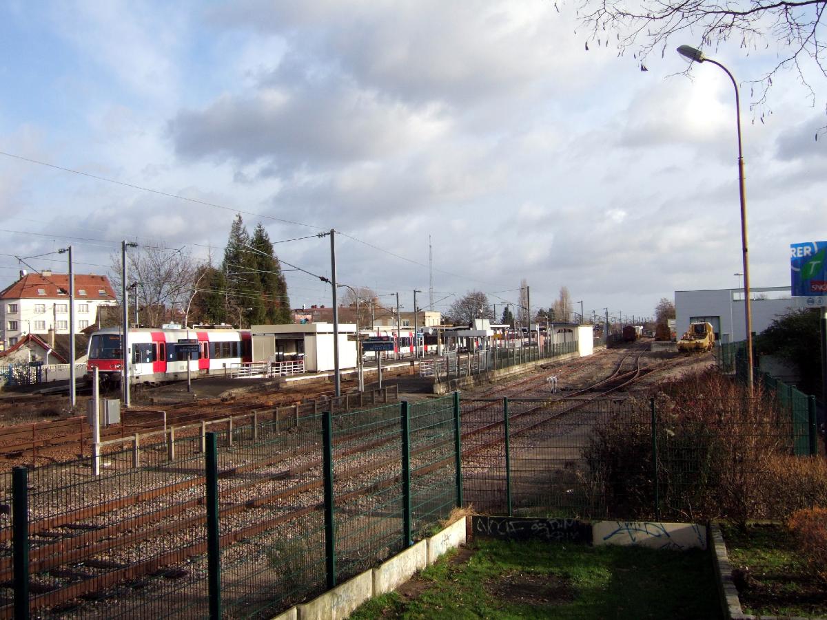 Bahnhof Villeparisis - Mitry-le-Neuf(Fotograf: Oxam Hartog) 