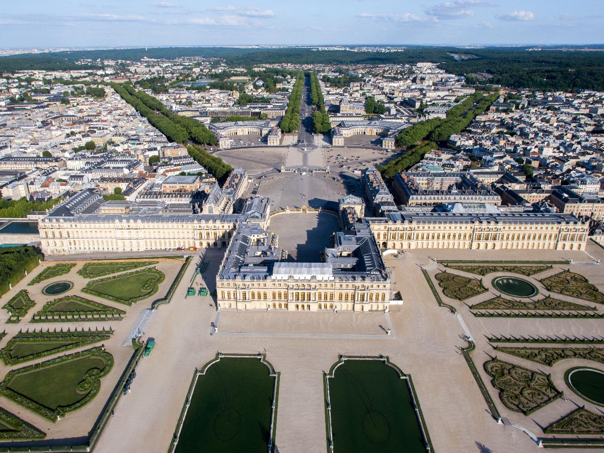 Vue aérienne du château de Versailles en France 