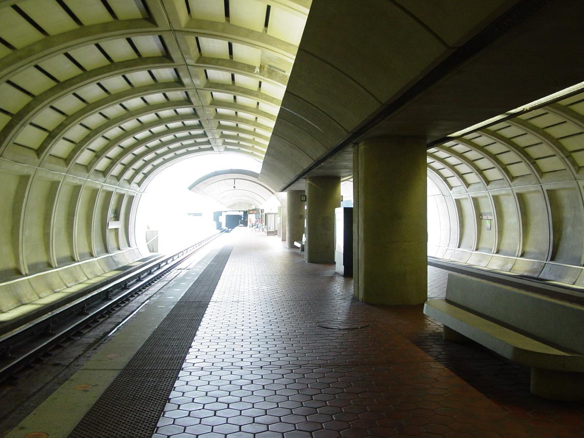 Lower level of Fort Totten station from inside the tunnel, facing outbound 
