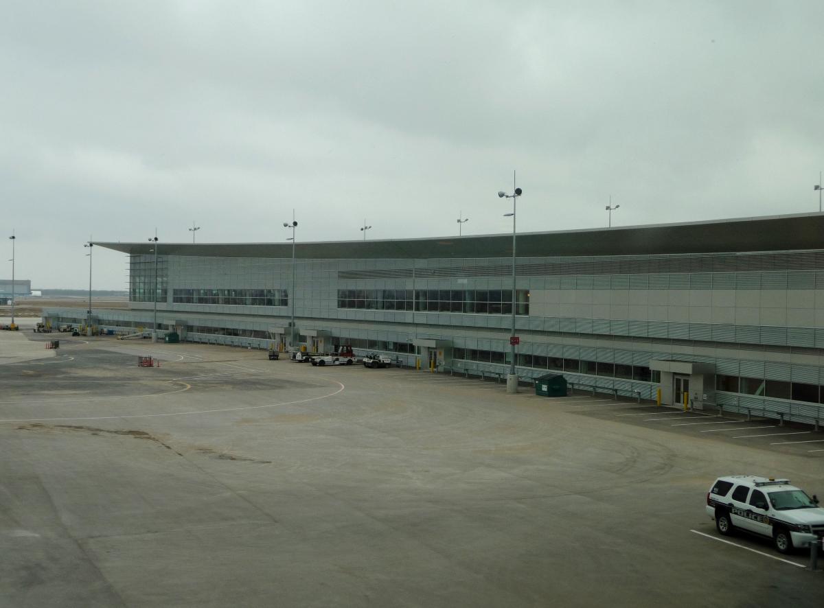 YWG - Richardson International Airport terminal 