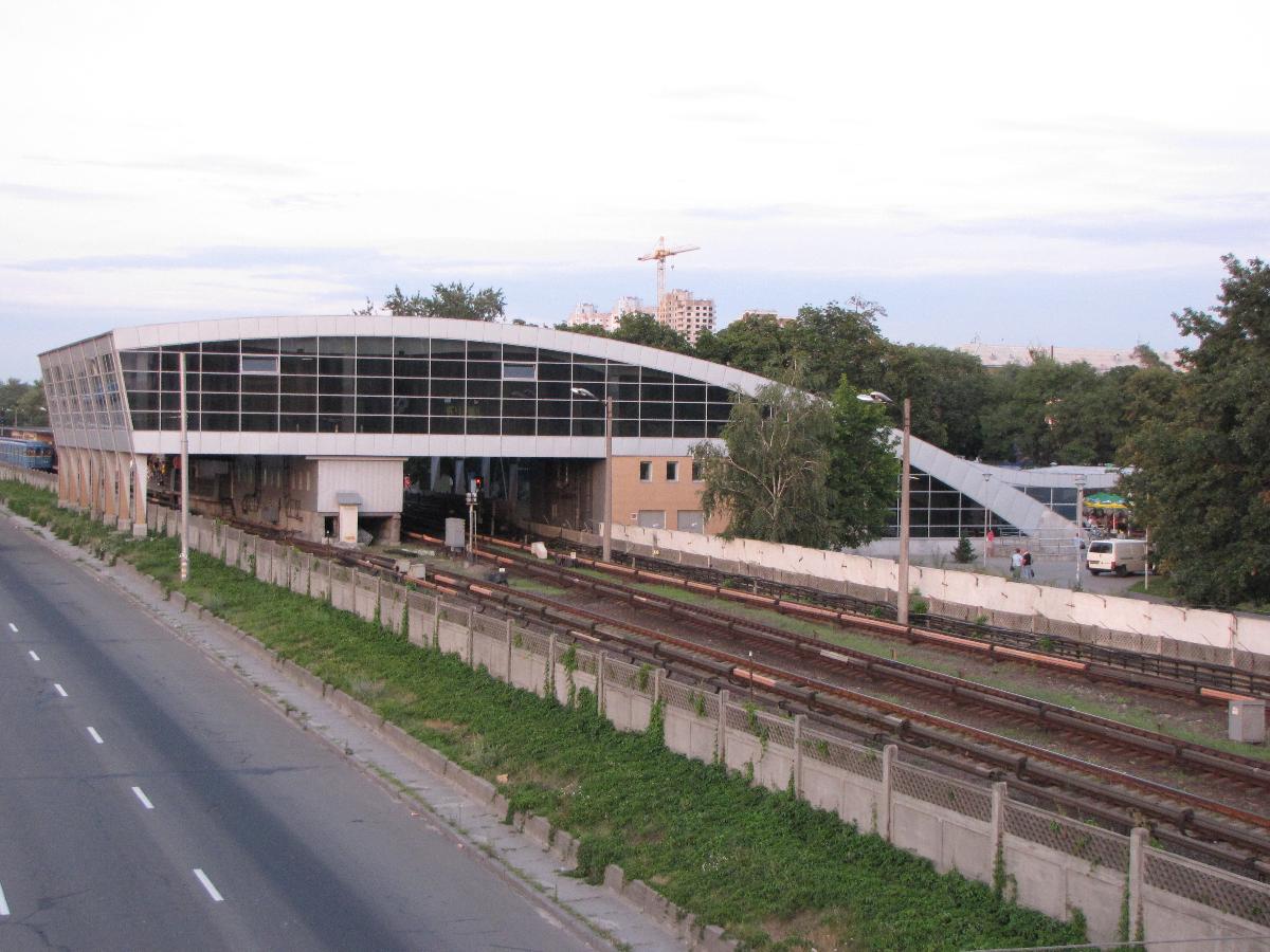 Station de métro Darnytsia 