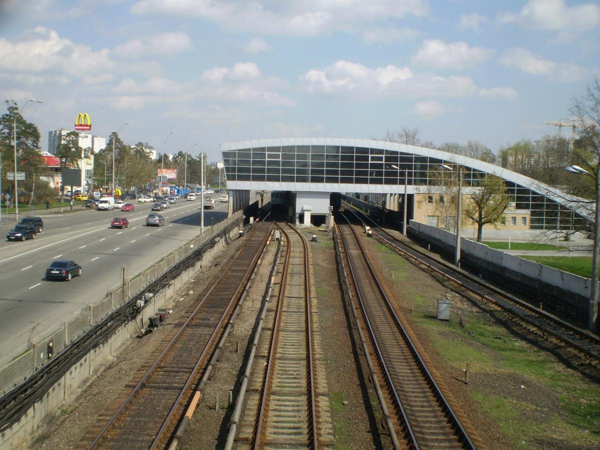 Station de métro Darnytsia 