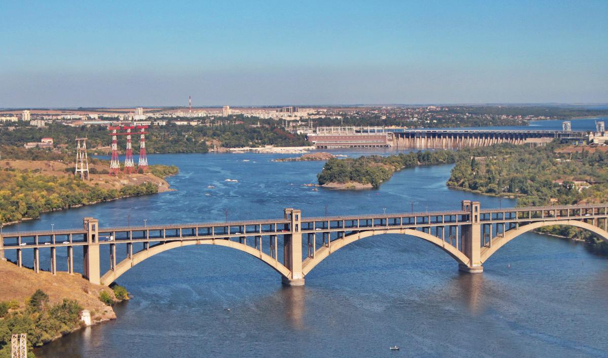 Pont Preobrazhensky (nouveau Dniepr) 