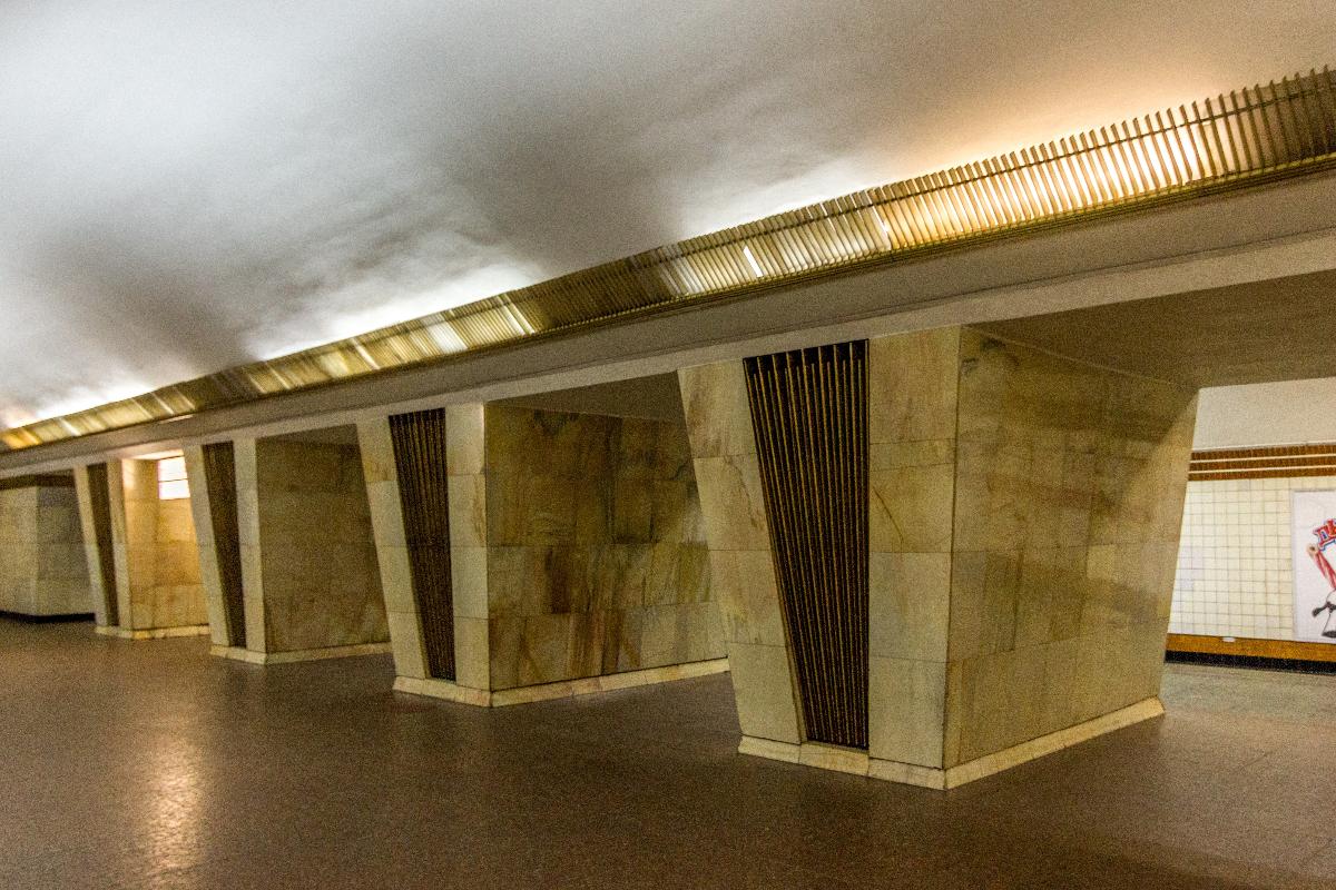 Station de métro Politekhnichnyi Instytut 