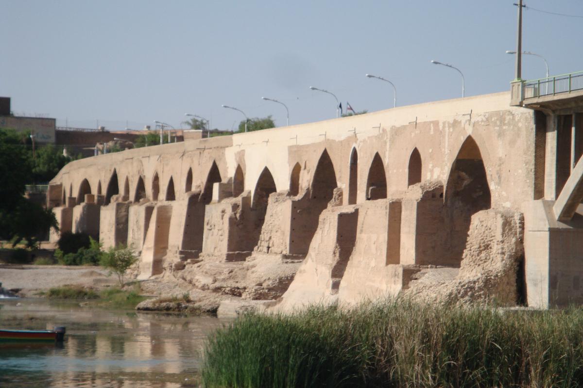 Alte Brücke von Desful 