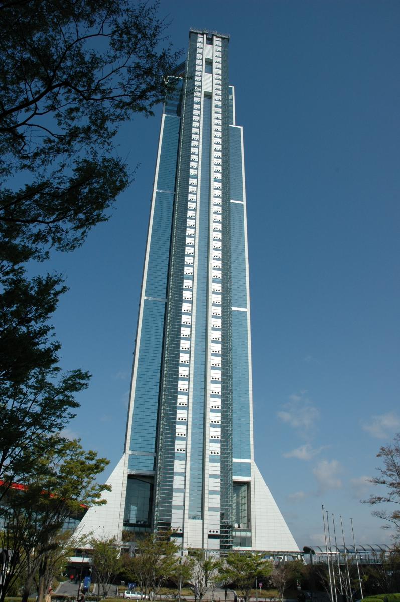 Osaka World Trade Center (Osaka, 1995) | Structurae