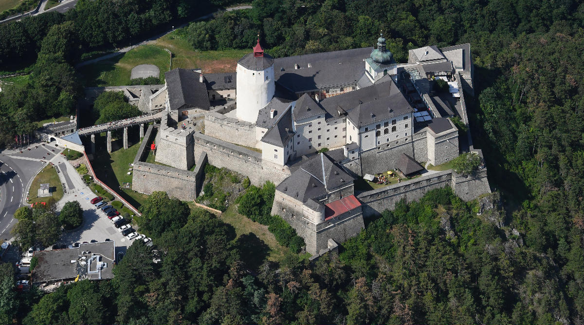 Aerial image of Forchtenstein Castle (view from the south) 