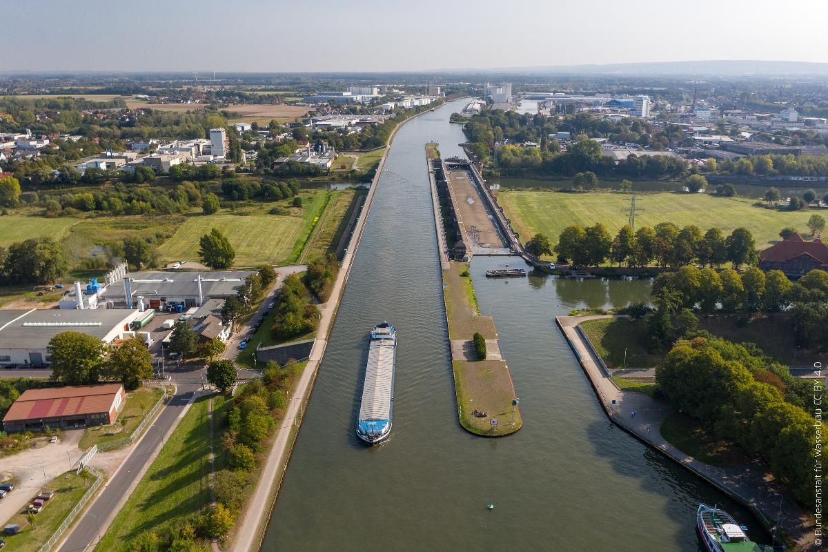 Zweite Kanalbrücke über die Weser in Minden 