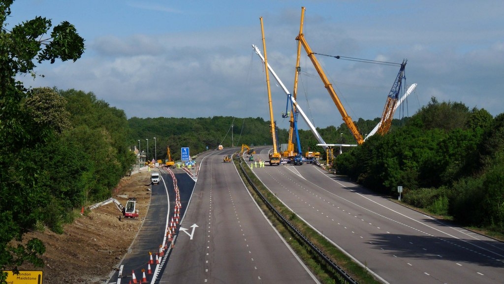Ashford - footbridge over M20 under construction 
