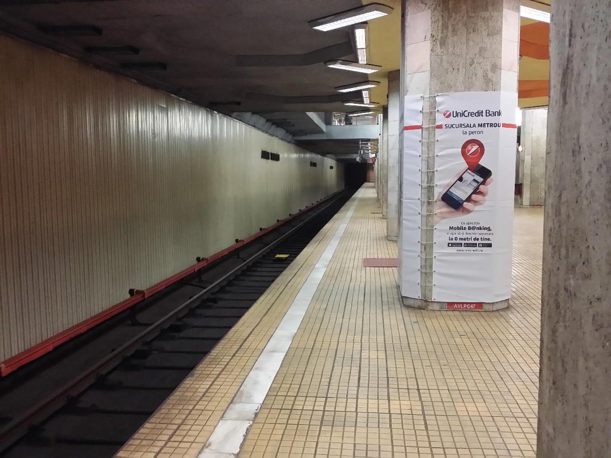 Aurel Vlaicu metro station 