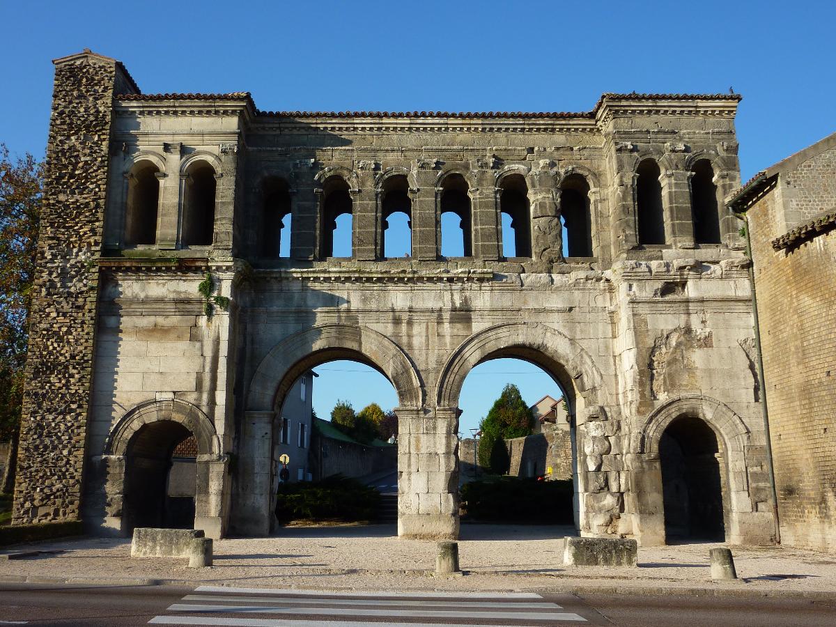 La porte Saint-André d'Autun (Saône-et-Loire, France) 