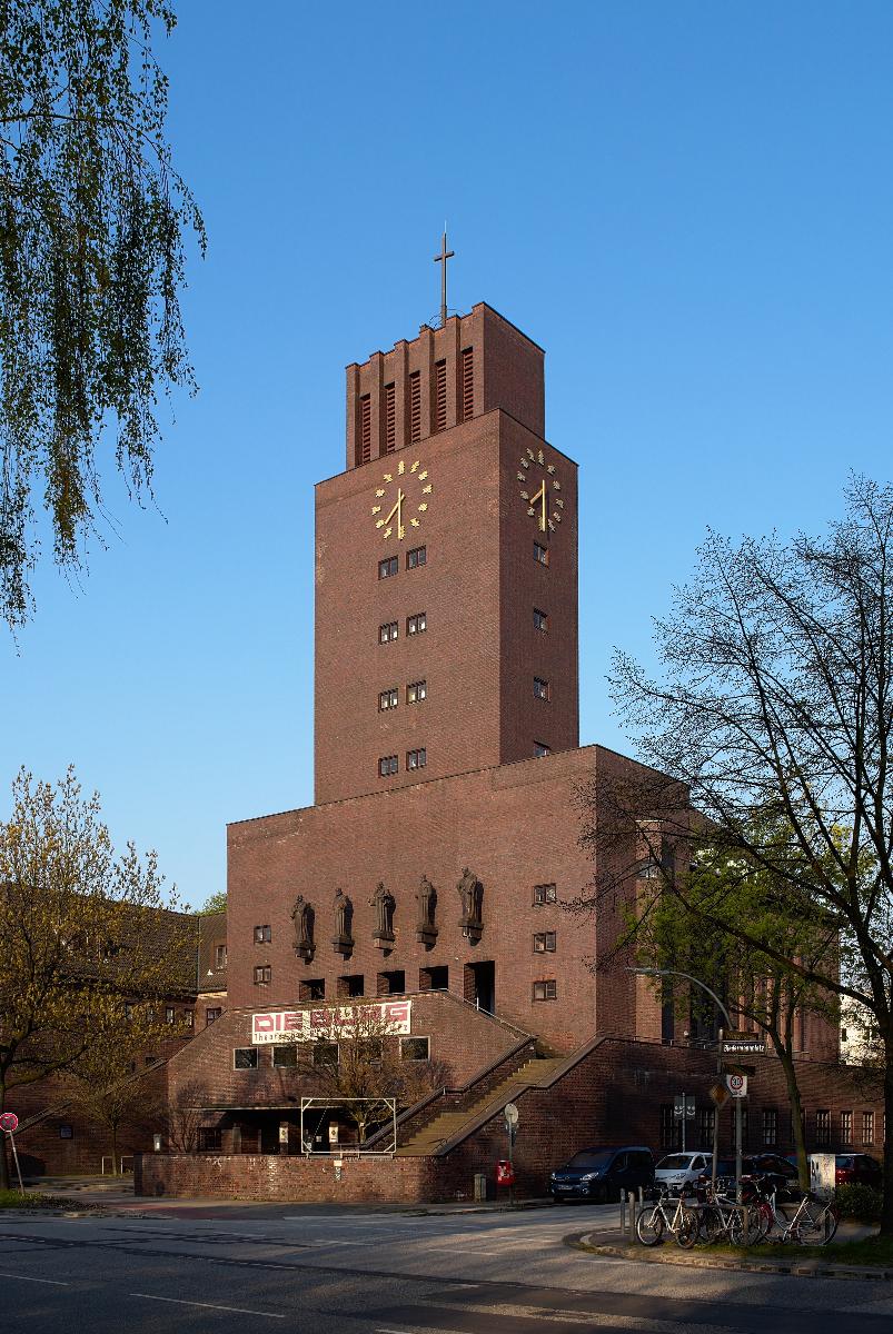 Bugenhagenkirche in Barmbek-Süd, Hamburg. Die Kirche wurde 1929 fertiggestellt und benannt nach Johannes Bugenhagen, dem Reformator und Anhänger Martin Luthers, der fast genau 400 Jahre vorher nach Hamburg gekommen war.