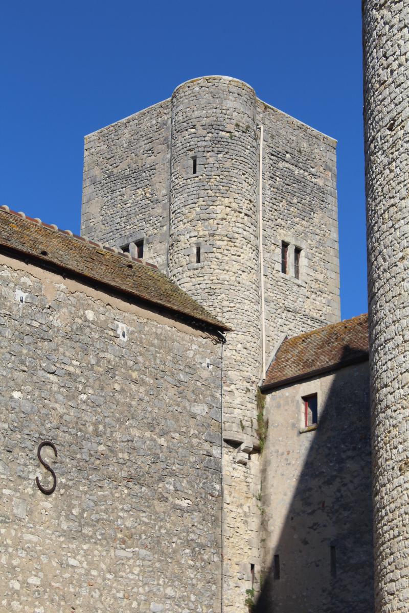 Château de Nemours. 