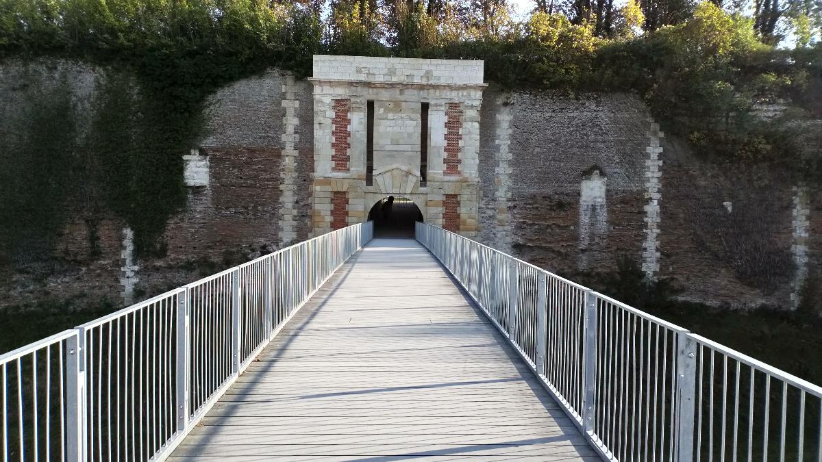 Geh- und Radwegbrücke Porte d'Abbeville 