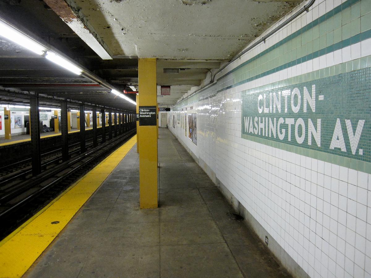 Clinton-Washington Avenues Subway Station (Crosstown Line) 