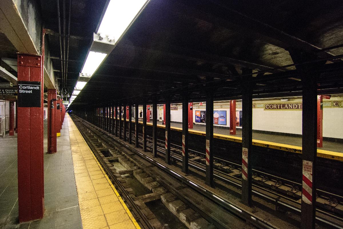 Cortlandt Street New-York subway station 