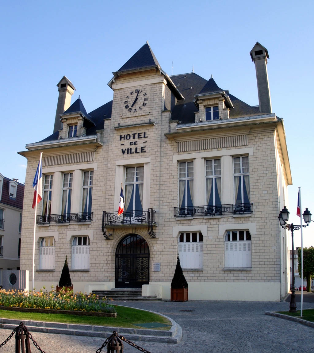 Deuil-la-Barre Town Hall 