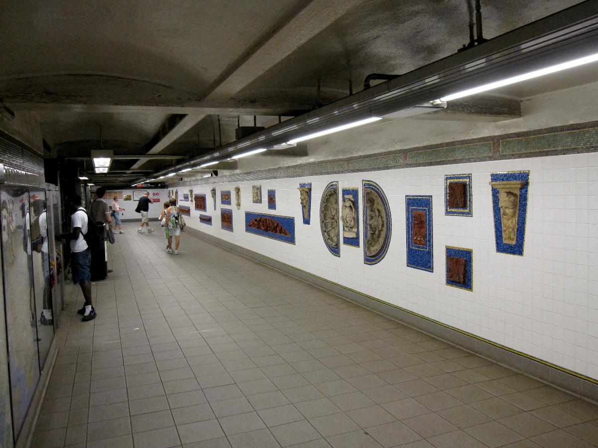 Eastern Parkway - Brooklyn Museum Subway Station (Eastern Parkway Line) 