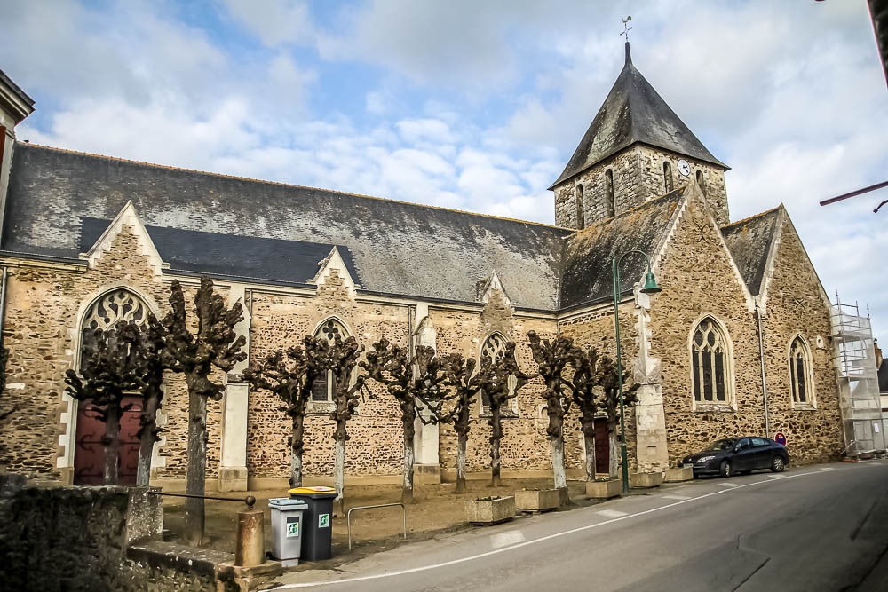 Église Saint-Mélaine de Miré (Miré, 11th century-16th century) | Structurae