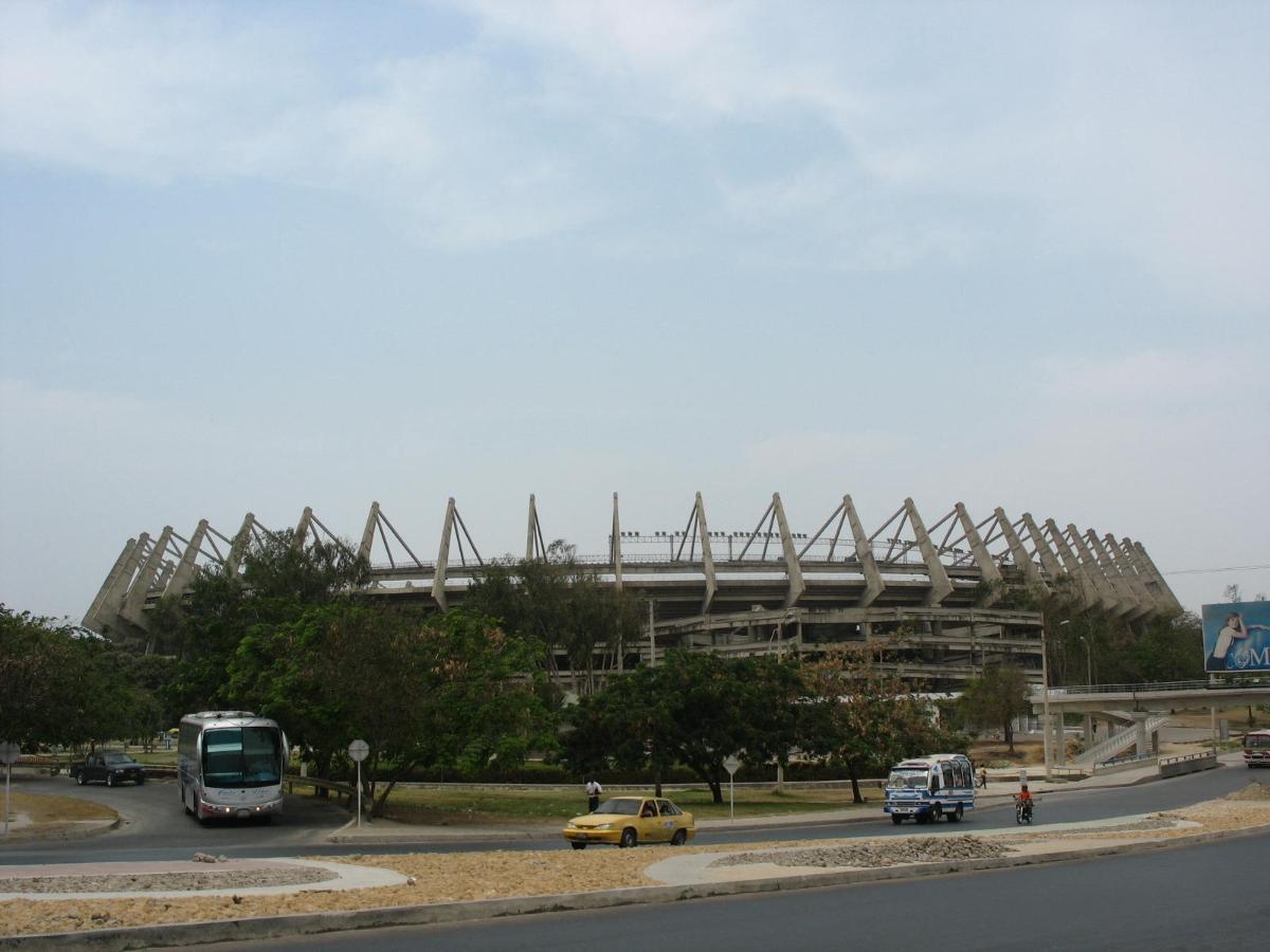 Stade Metropolitano Roberto Meléndez 