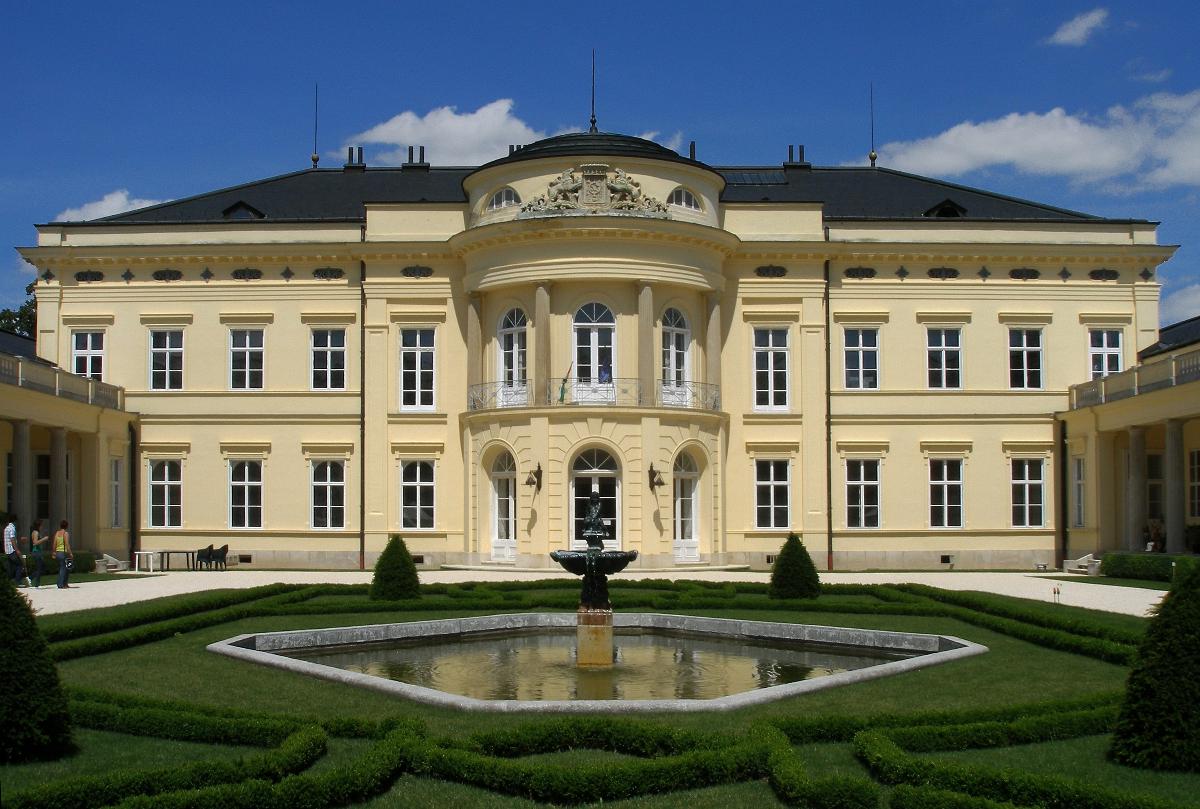 Fehérvárcsurgó Castle 