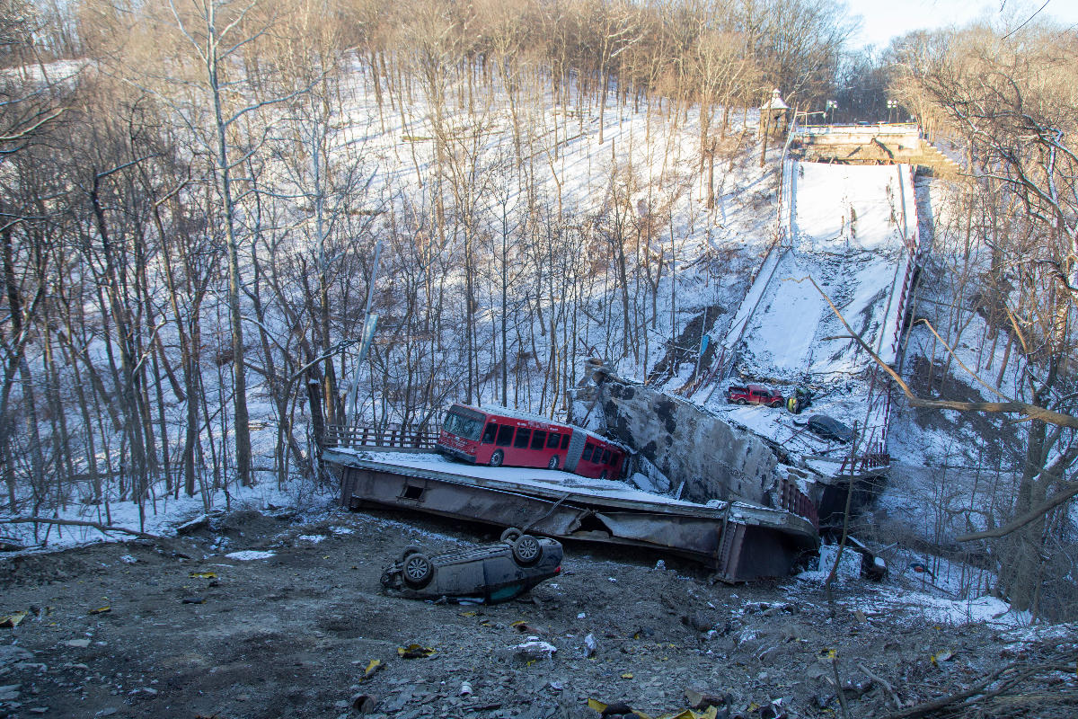 Post-collapse scene at the Fern Hollow Bridge 