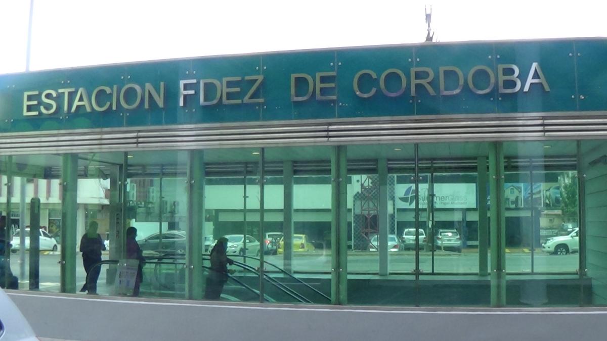 Metrobahnhof Fernández de Córdoba 